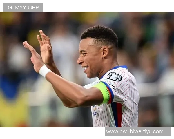 姆巴佩因右脚踝受伤退出法国队集训已回归皇马进行康复治疗